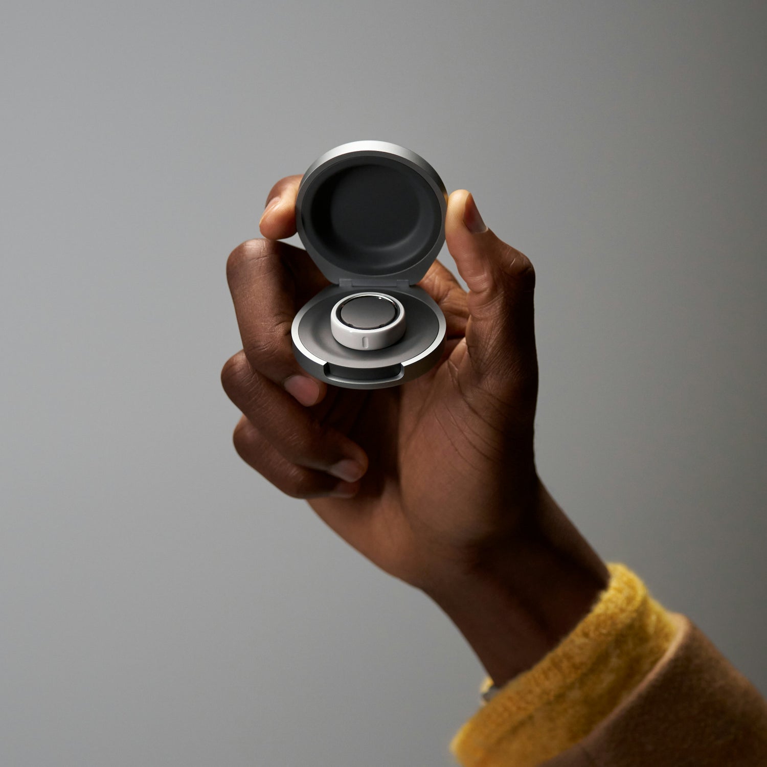 Oura Ring 4 Charging Case - Media 2